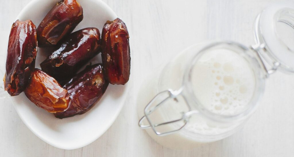 Health Benefits of Consuming Dates with Milk